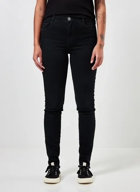 calça skinny black jeans com barra desfiada calça skinny black jeans com barra desfiada
