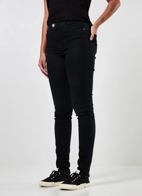 calça skinny black jeans com barra desfiada calça skinny black jeans com barra desfiada