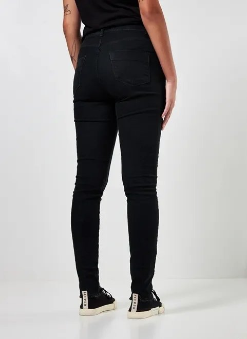 calça skinny black jeans com barra desfiada calça skinny black jeans com barra desfiada