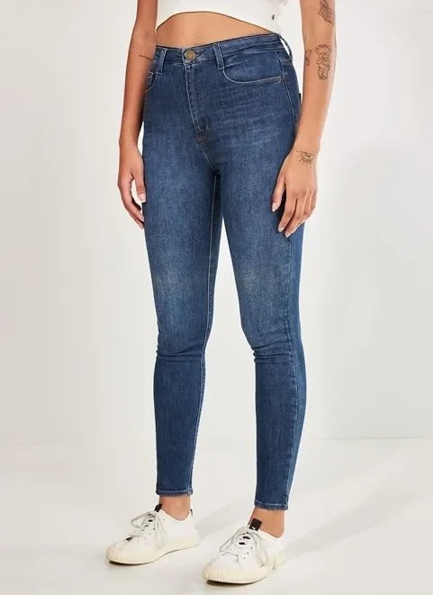 calça jeans skinny em azul médio calça jeans skinny em azul médio