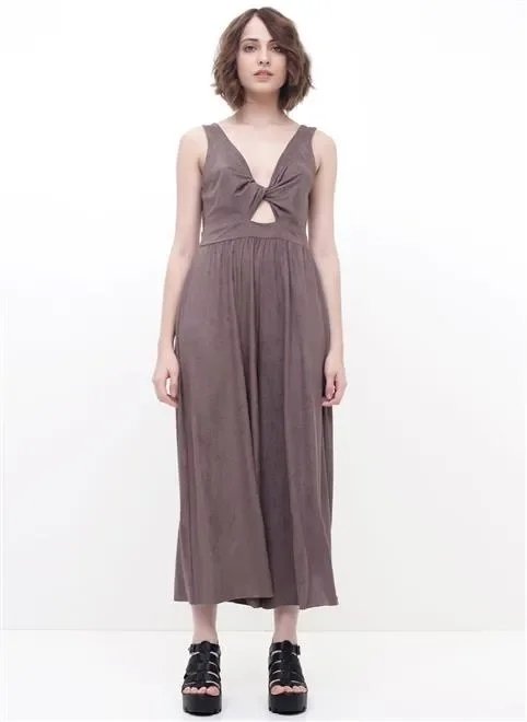 macacão pantacourt em suede macacão pantacourt em suede