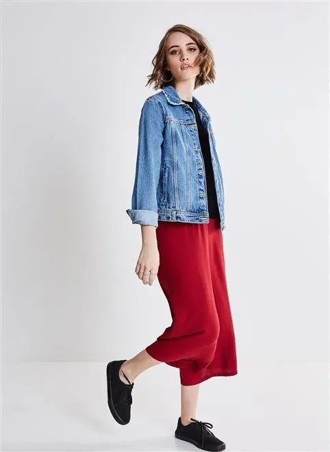jaqueta básica em jeans jaqueta básica em jeans