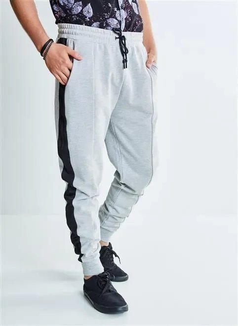 calça moletom com recorte lateral calça moletom com recorte lateral