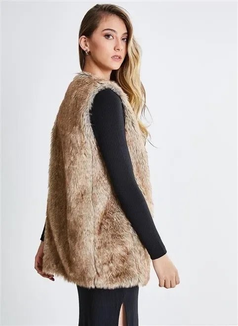 colete alongado em pelo sintético colete alongado em pelo sintético