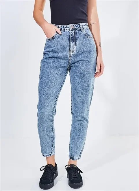 calça mom jeans marmorizado calça mom jeans marmorizado