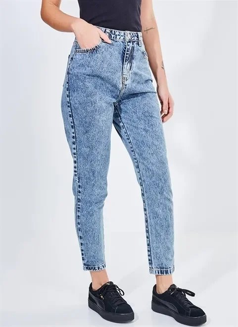 calça mom jeans marmorizado calça mom jeans marmorizado
