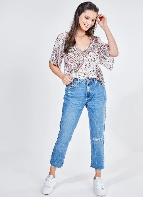 blusa com detalhe nas mangas blusa com detalhe nas mangas