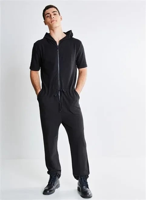 macacão com zíper e capuz macacão com zíper e capuz