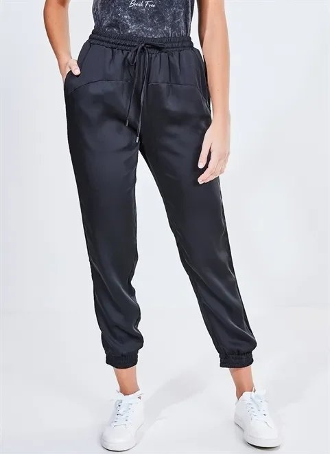 calça esportiva em cetim calça esportiva em cetim