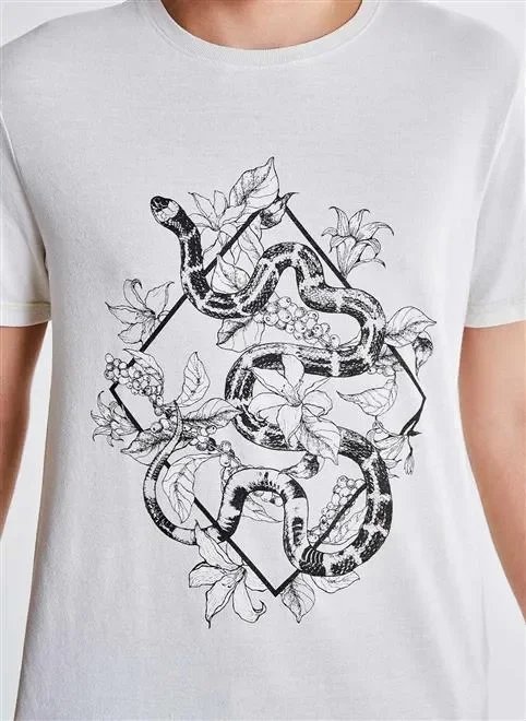 camiseta off-white com estampa camiseta off-white com estampa