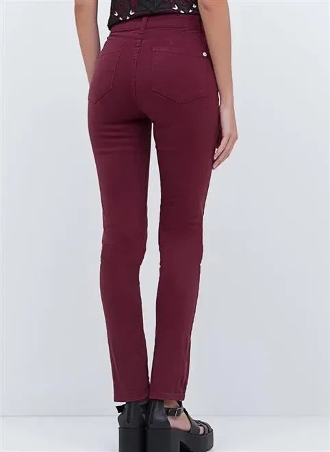 calça vinho com bordado boho lateral calça vinho com bordado boho lateral