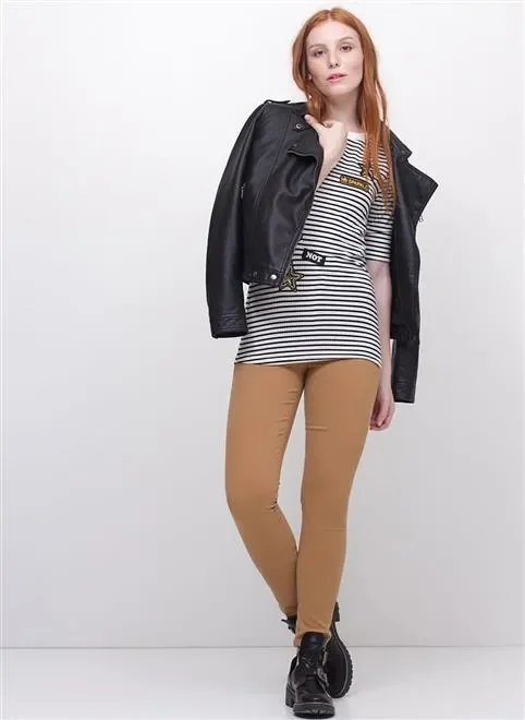 t-shirt ribana listrada com patches t-shirt ribana listrada com patches