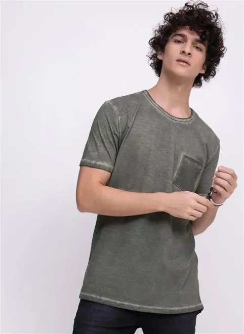 camiseta stonada com recorte e bolso camiseta stonada com recorte e bolso