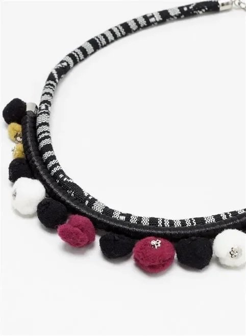 colar corda jacquard com pom pom colar corda jacquard com pom pom