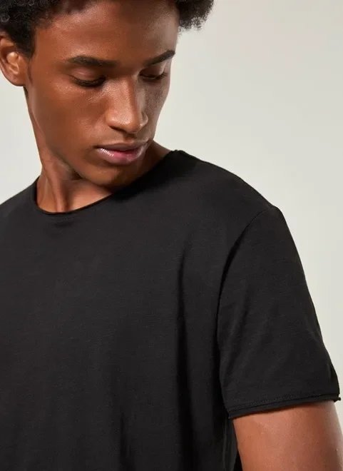 camiseta básica em malha leve camiseta básica em malha leve