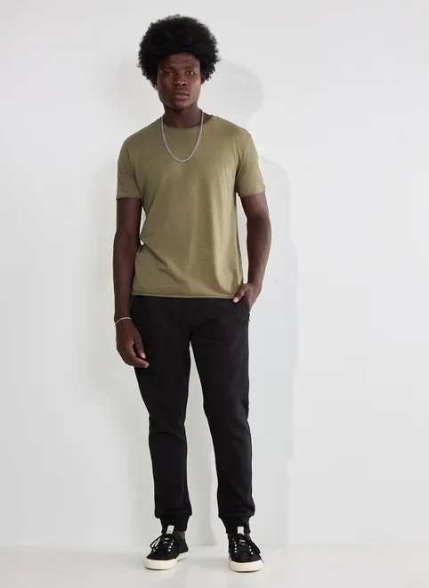 camiseta básica em malha leve camiseta básica em malha leve