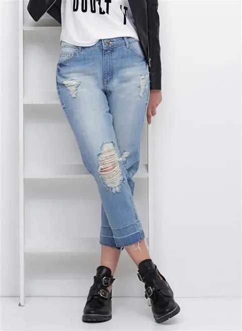 calça cropped relaxed em jeans destroyed calça cropped relaxed em jeans destroyed