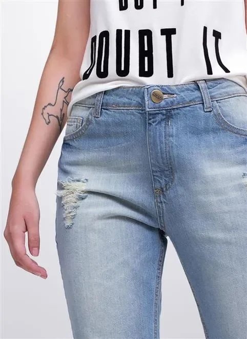 calça cropped relaxed em jeans destroyed calça cropped relaxed em jeans destroyed