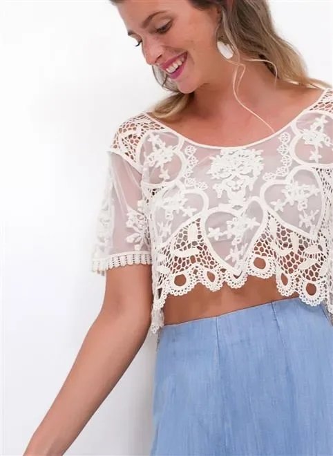 blusa cropped em renda blusa cropped em renda