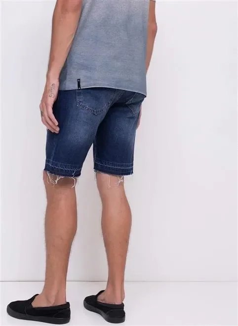 bermuda em jeans com barra desfiada bermuda em jeans com barra desfiada