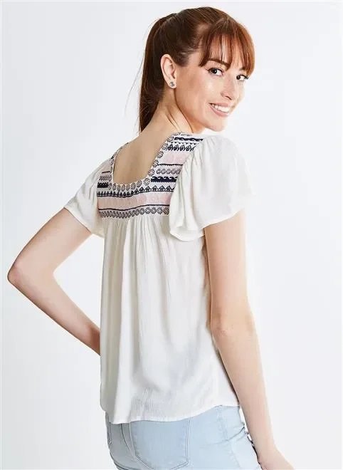 blusa bata com bordado blusa bata com bordado