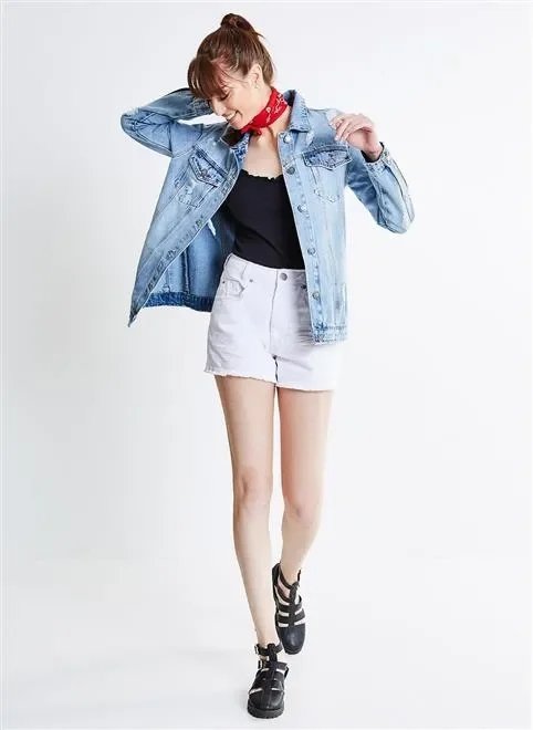 jaqueta jeans com detalhe em listras jaqueta jeans com detalhe em listras