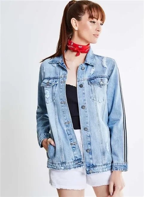 jaqueta jeans com detalhe em listras jaqueta jeans com detalhe em listras