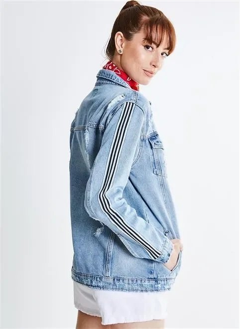 jaqueta jeans com detalhe em listras jaqueta jeans com detalhe em listras
