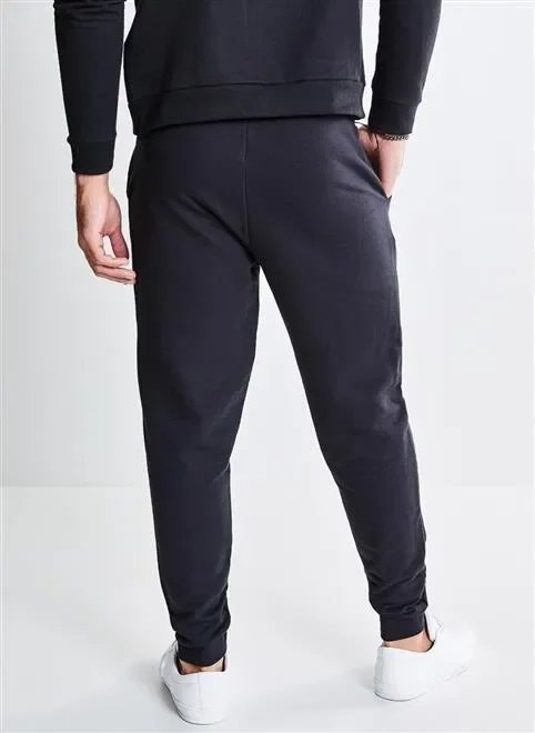 calça em moletom com recortes em suede calça em moletom com recortes em suede