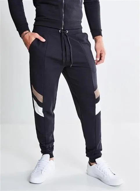 calça em moletom com recortes em suede calça em moletom com recortes em suede