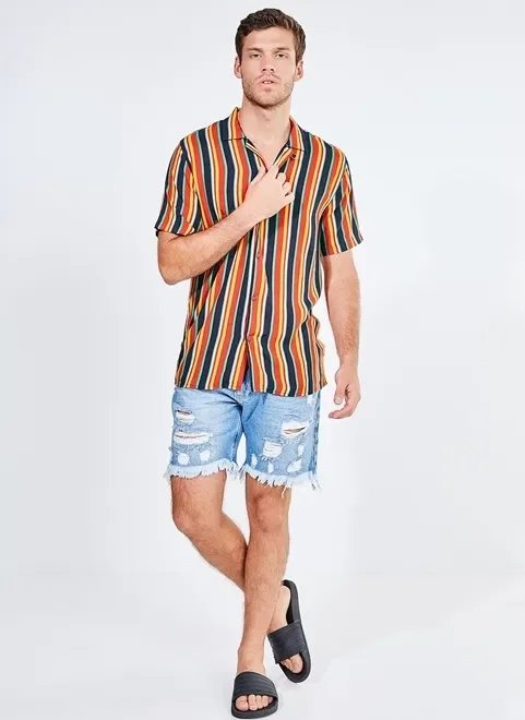 camisa manga curta listrada em viscose camisa manga curta listrada em viscose