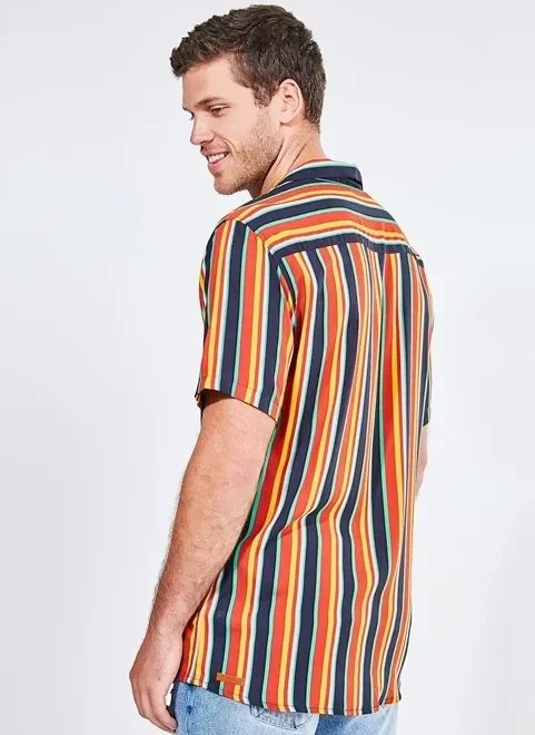 camisa manga curta listrada em viscose camisa manga curta listrada em viscose