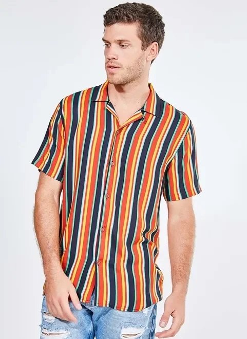 camisa manga curta listrada em viscose camisa manga curta listrada em viscose