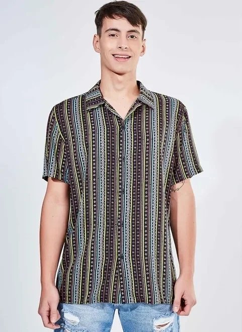 camisa estampa étnica com listras neon camisa estampa étnica com listras neon