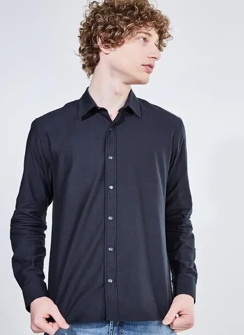 camisa manga longa com botões de pressão camisa manga longa com botões de pressão