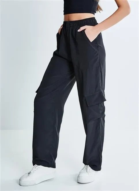 calça cargo com recortes calça cargo com recortes