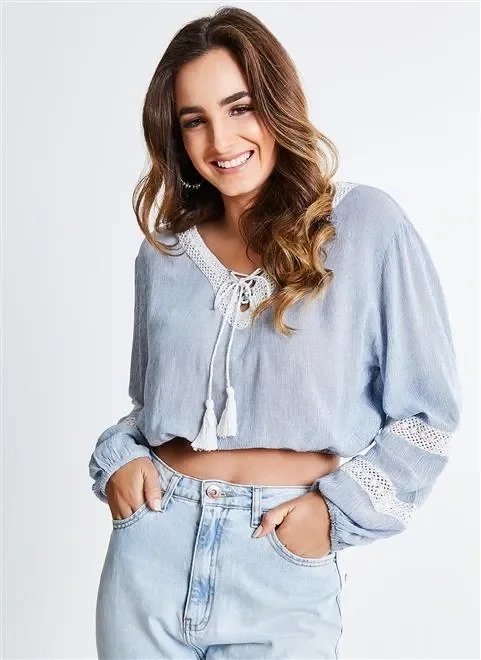 blusa cropped listrada com renda blusa cropped listrada com renda