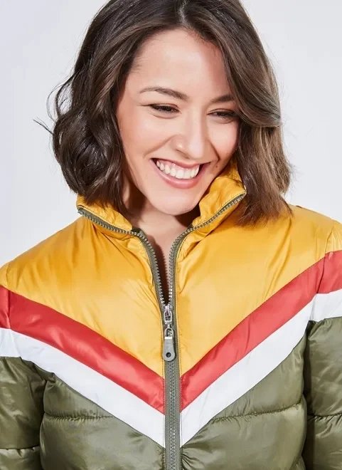 jaqueta puffer com recortes jaqueta puffer com recortes