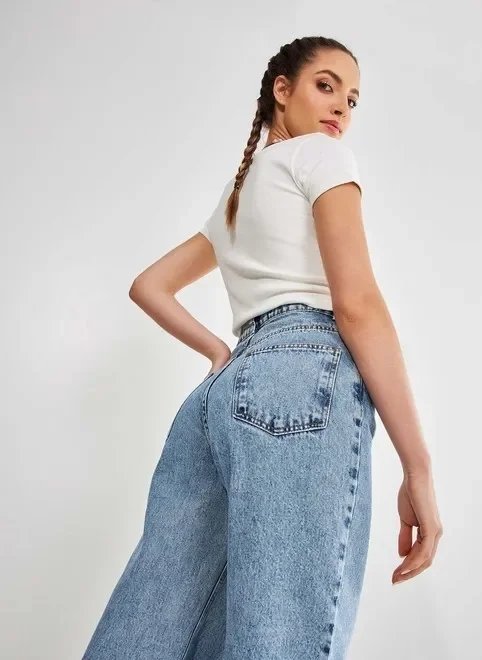 blusa cropped com torção blusa cropped com torção