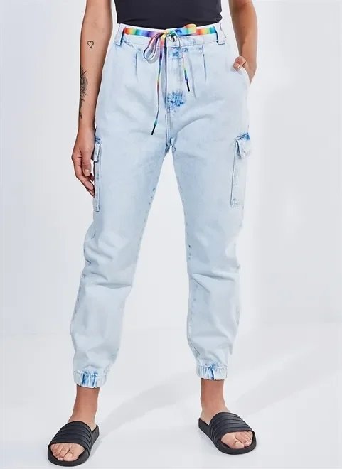 calça cargo em jeans delavê calça cargo em jeans delavê