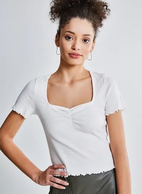 blusa picot com decote franzido blusa picot com decote franzido