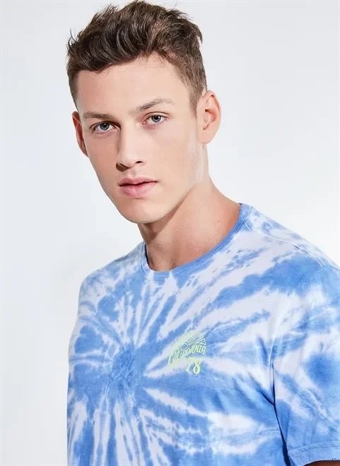 camiseta tie dye lettering california camiseta tie dye lettering california