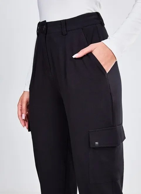 calça jogger com bolsos laterais calça jogger com bolsos laterais