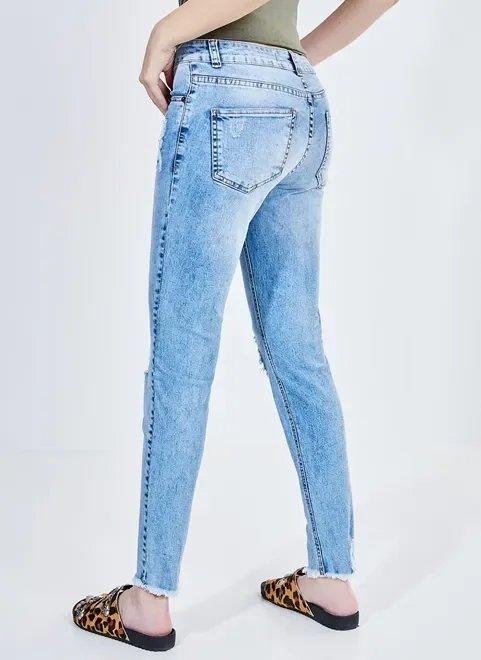 calça skinny em jeans delavê calça skinny em jeans delavê