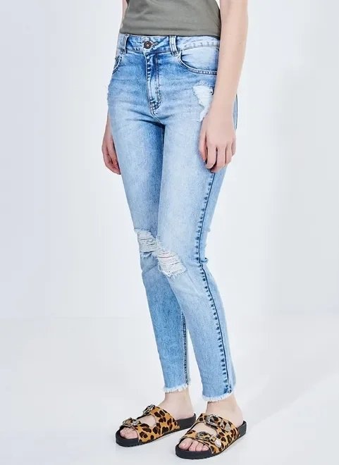 calça skinny em jeans delavê calça skinny em jeans delavê