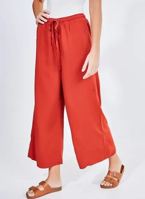 calça pantacourt em sarja calça pantacourt em sarja
