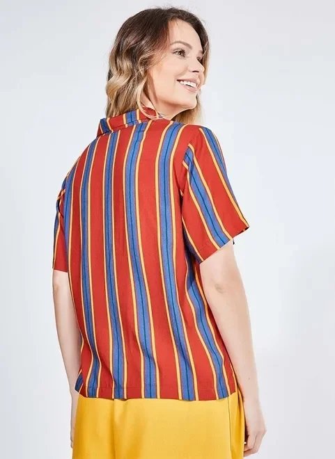 camisa manga curta listrada em viscose camisa manga curta listrada em viscose