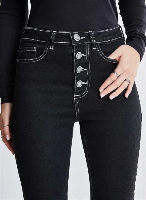 calça skinny jeans com botões calça skinny jeans com botões