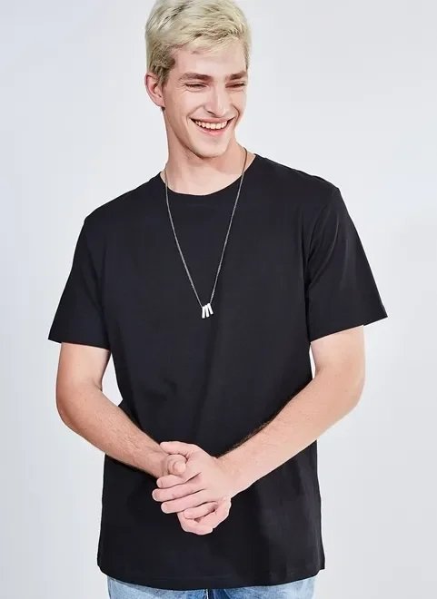 camiseta básica em meia malha camiseta básica em meia malha