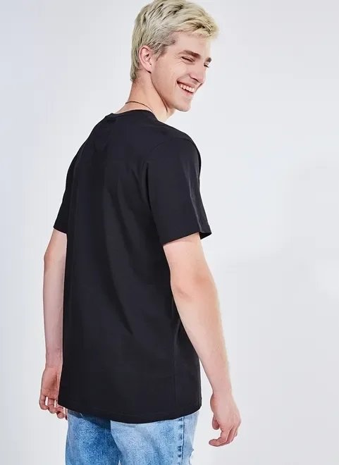 camiseta básica em meia malha camiseta básica em meia malha
